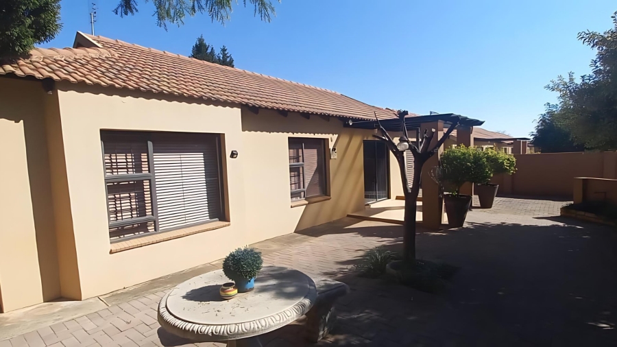 To Let 2 Bedroom Property for Rent in Wilkoppies North West